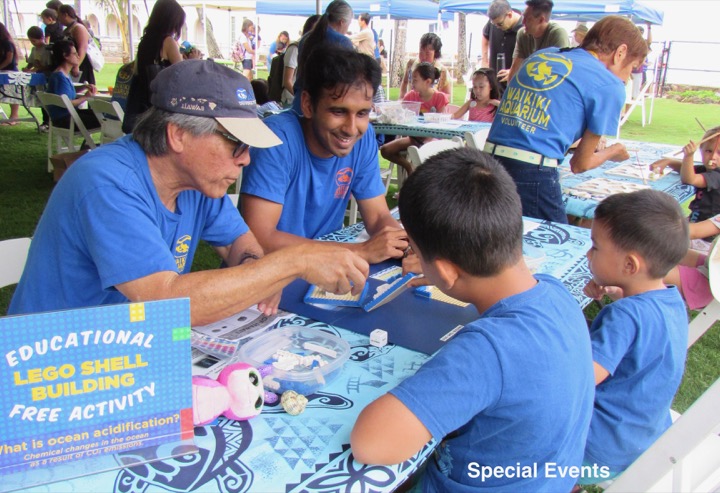 Volunteers at the Aquarium